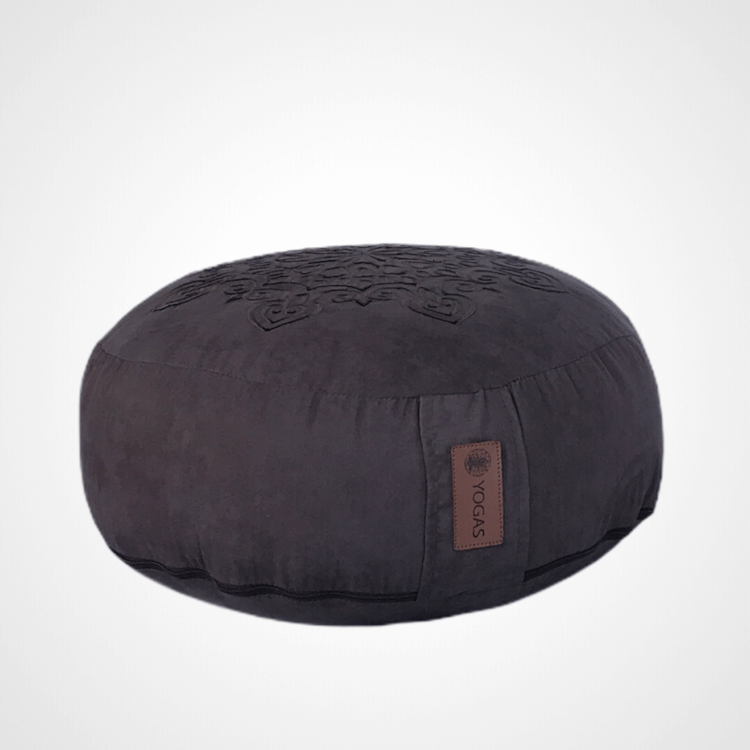 Zafu – כרית מדיטציה יוקרתית עם כיסוי בד זמש (Suede) ומילוי קליפות כוסמת