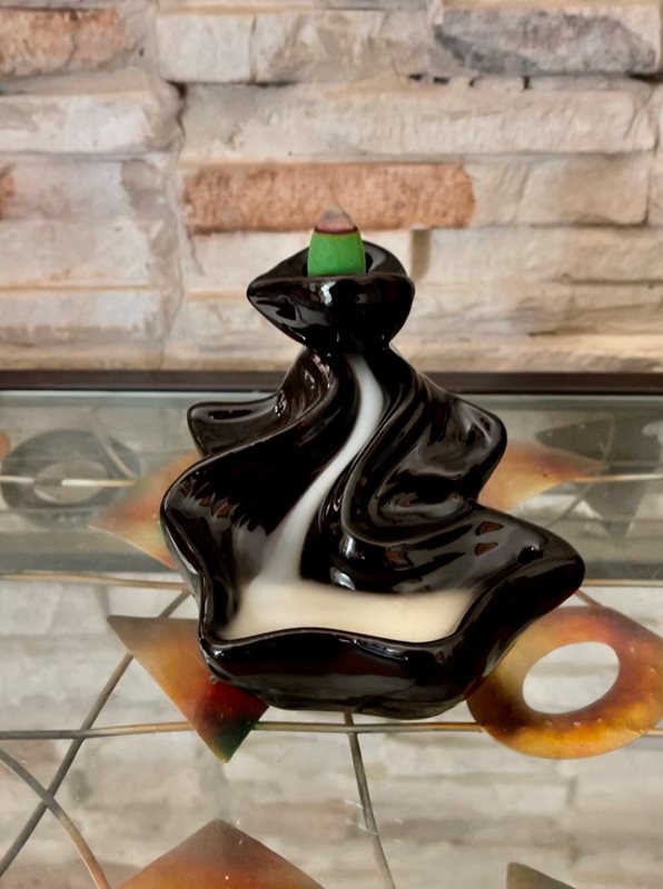 מפל קטורת בינוני שחור מתאים + מתנה 10 יחידות קטורת - alternate view